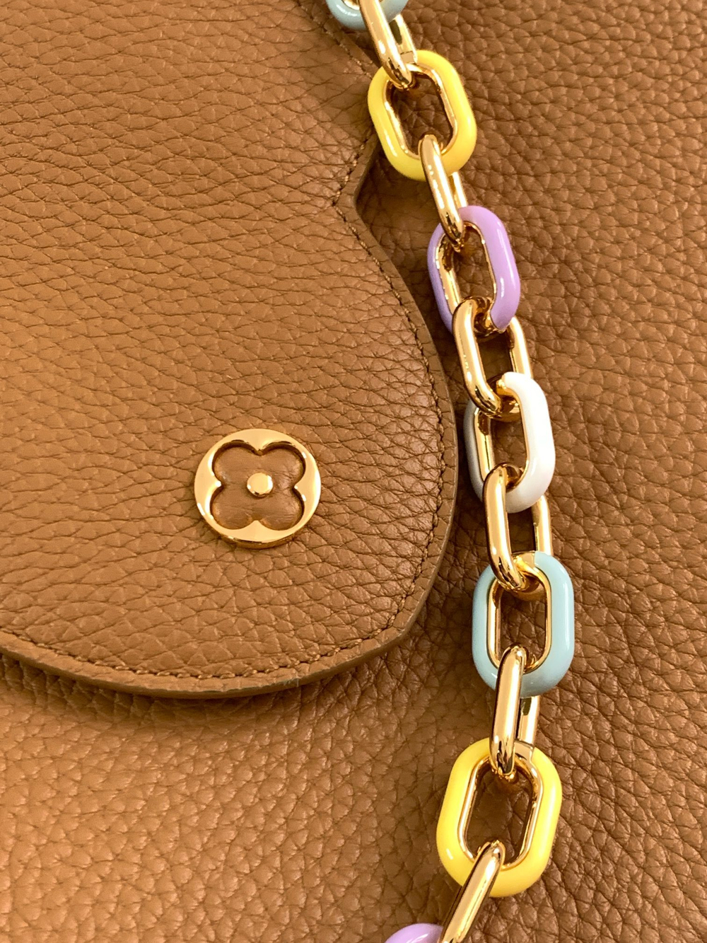 Louis Vuitton Capucines MM
