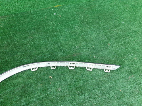 Накладка заднего бампера левая Bentley Bentayga (2015-2020)