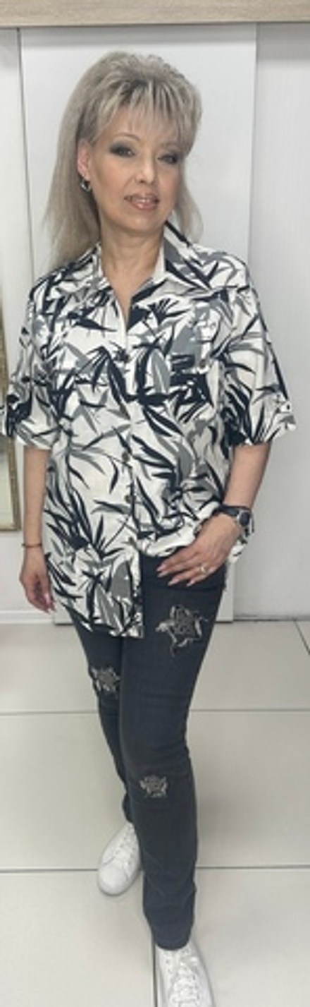 Черно-белый немецкий блузон на пуговицах