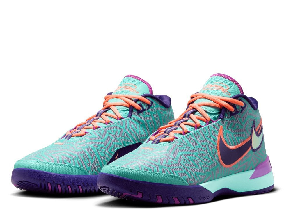 Баскетбольные кроссовки Nike LeBron NXXT Genisus