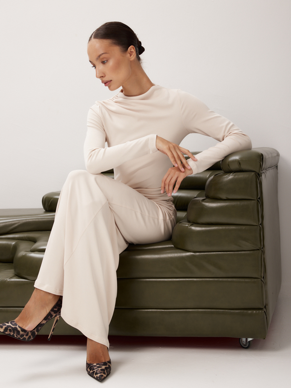 Платье вечернее праздничное длинное с драпировкой