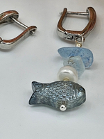 Серьги из натуральных камней "Рыбки", ручная работа, гипоаллергеновый материал