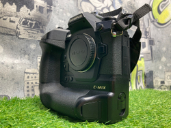 Olympus OM-D E-M1X ( 2000 кадров )