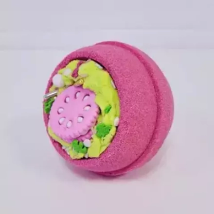 Бомбочка для ванны с игрушкой "Macaron", 220-245g