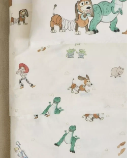 ZARA HOME ДЕТСКАЯ ВЕРХНЯЯ ПРОСТЫНЯ TOY STORY ©DISNEY, РАЗНОЦВЕТНЫЙ