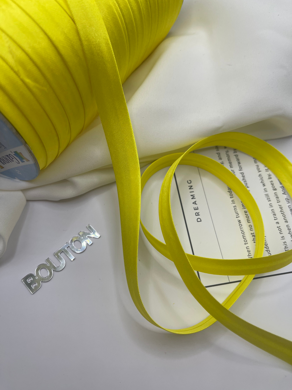 Косая бейка "Gamma" GK-12P 11 - 12 мм №011 яр.желтый