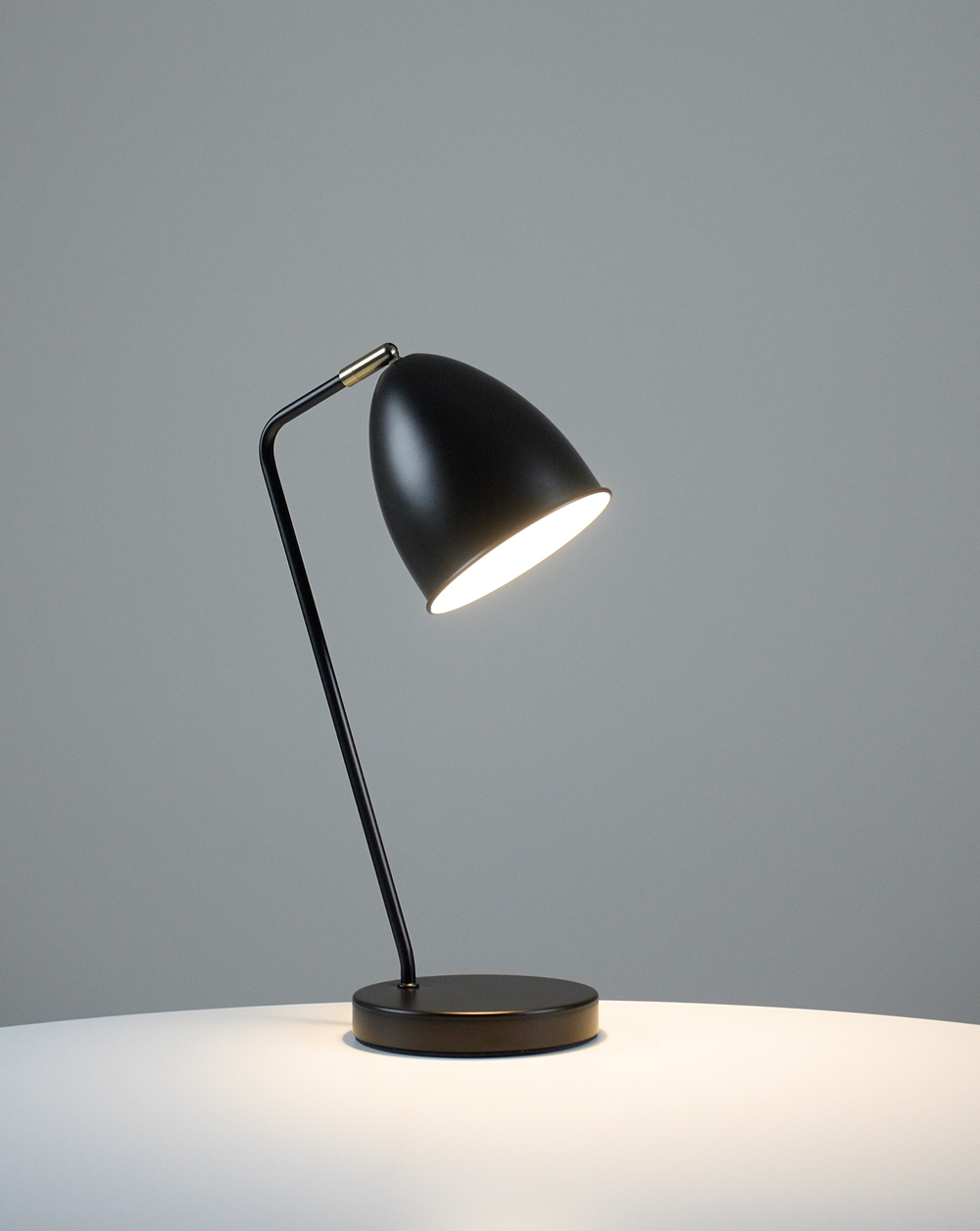 Лампа настольная Moderli V11000-T Otto