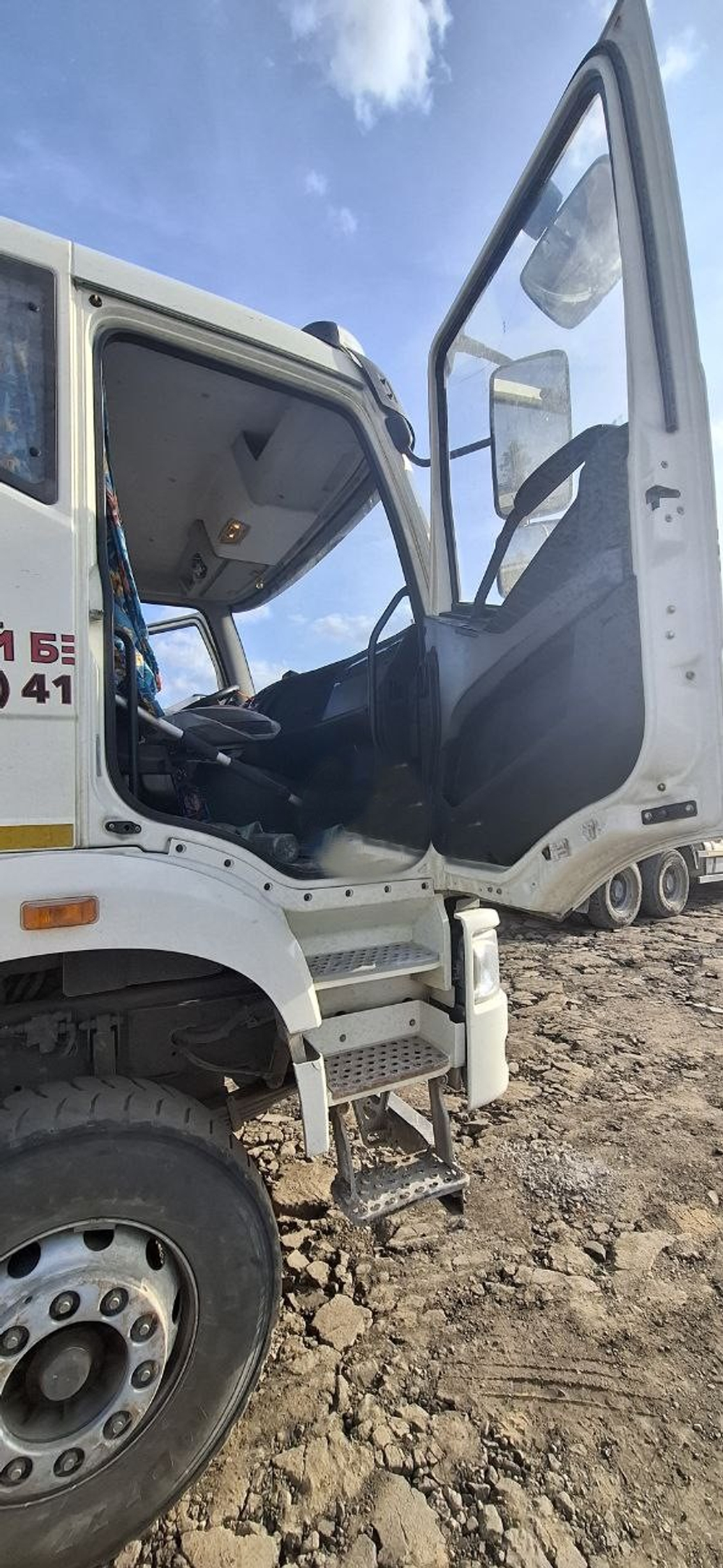 TIGARBO 6936* на шасси FAW CA 3250 6x4 Автобетоносмеситель 69366P (Дизельный, 11,1 л, 390 л.с., МТ)