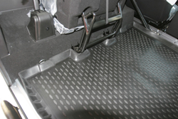 Коврик в багажник для LAND ROVER Defender 90, 2007- 3D, внедорожник длин. (полиуретан) арт.NLC.28.07.G13