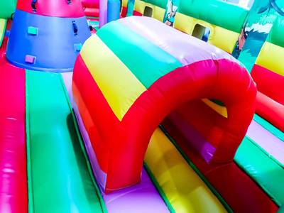 Коммерческий надувной батут "Джунгли" с горкой, 9*6*4.5 м