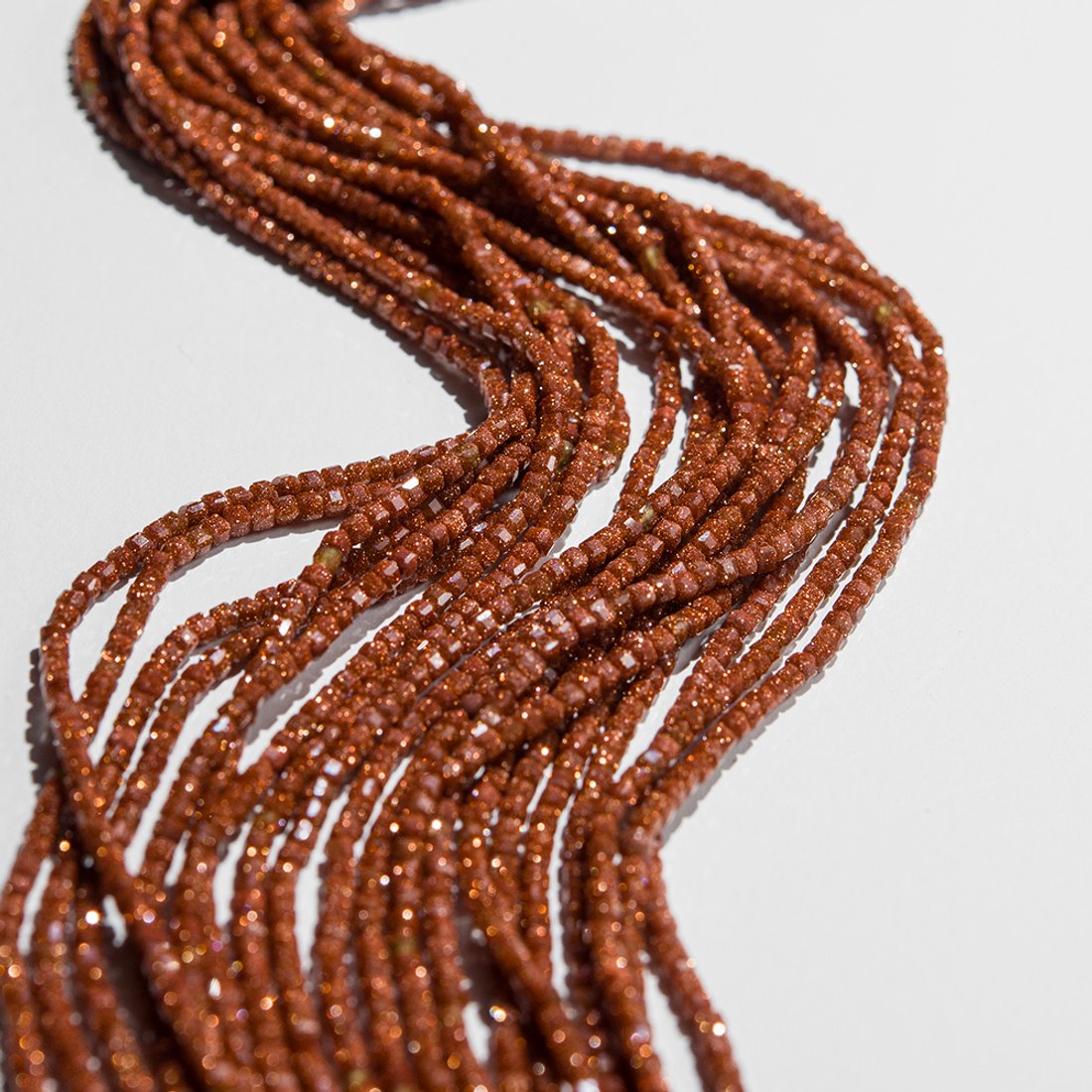 Авантюриновое стекло "Золотистый песок", куб 2,3мм, микроогранка