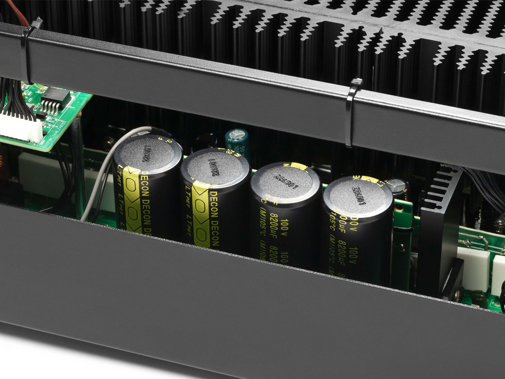 Premiera M1 — стереоусилитель мощности класса AB