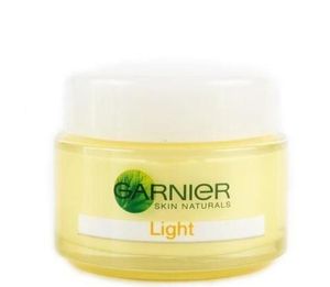 Garnier Light Увлажняющий отбеливающий крем для чувствительной кожи SPR 15