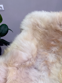 Шкура коврик меховой прикроватный овчина, 120х65 см.