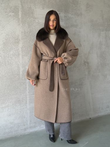 Коричневое двустороннее пальто на поясе с меховым воротником