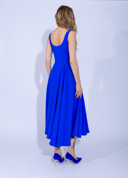 Женское синее платье миди на бретелях