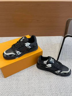 Louis Vuitton Trainer Sneaker