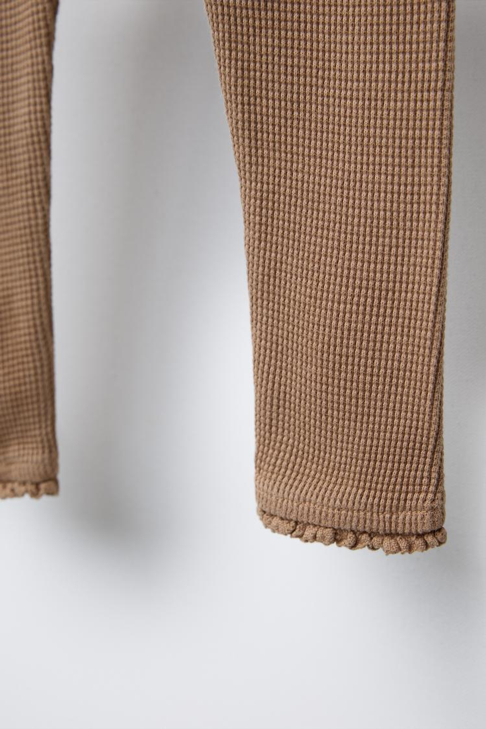 ZARA ЛЕГИНСЫ ИЗ РИФЛЕНОГО ТРИКОТАЖА С КРУЖЕВОМ, КОРИЧНЕВЫЙ