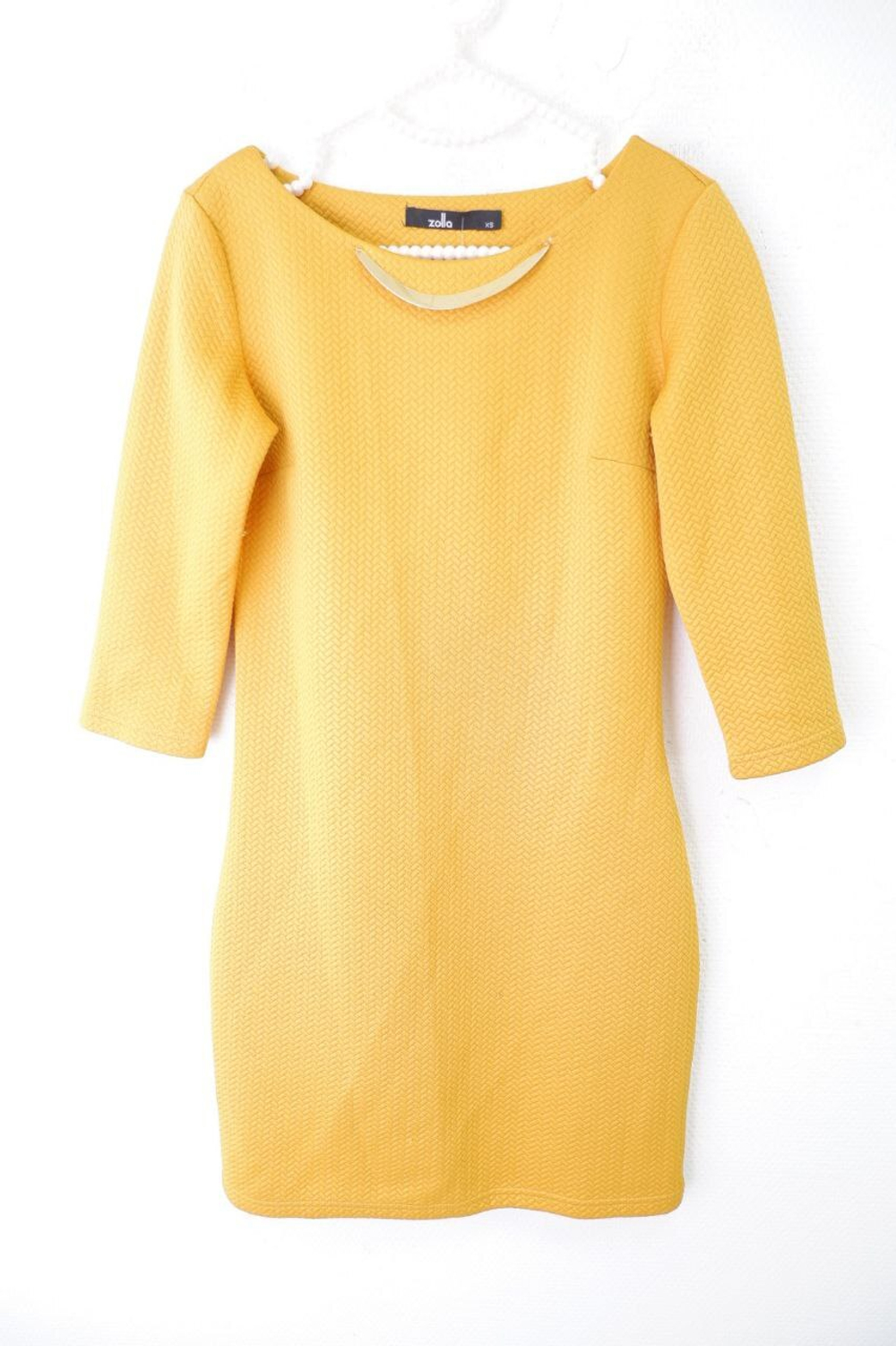 Платье Zolla ярко-желтое 42 размер