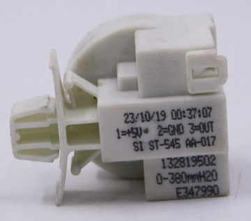 Датчик уровня воды (прессостат) стиральной машины Electrolux ST-545-AA-017 (132819502)
