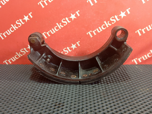 Колодка барабанного тормоза передняя 2024г