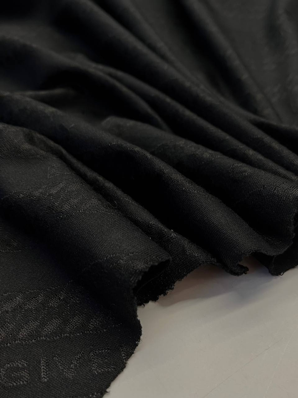 Трикотаж хлопок с вискозой Givenchy черный в полоску с лого
