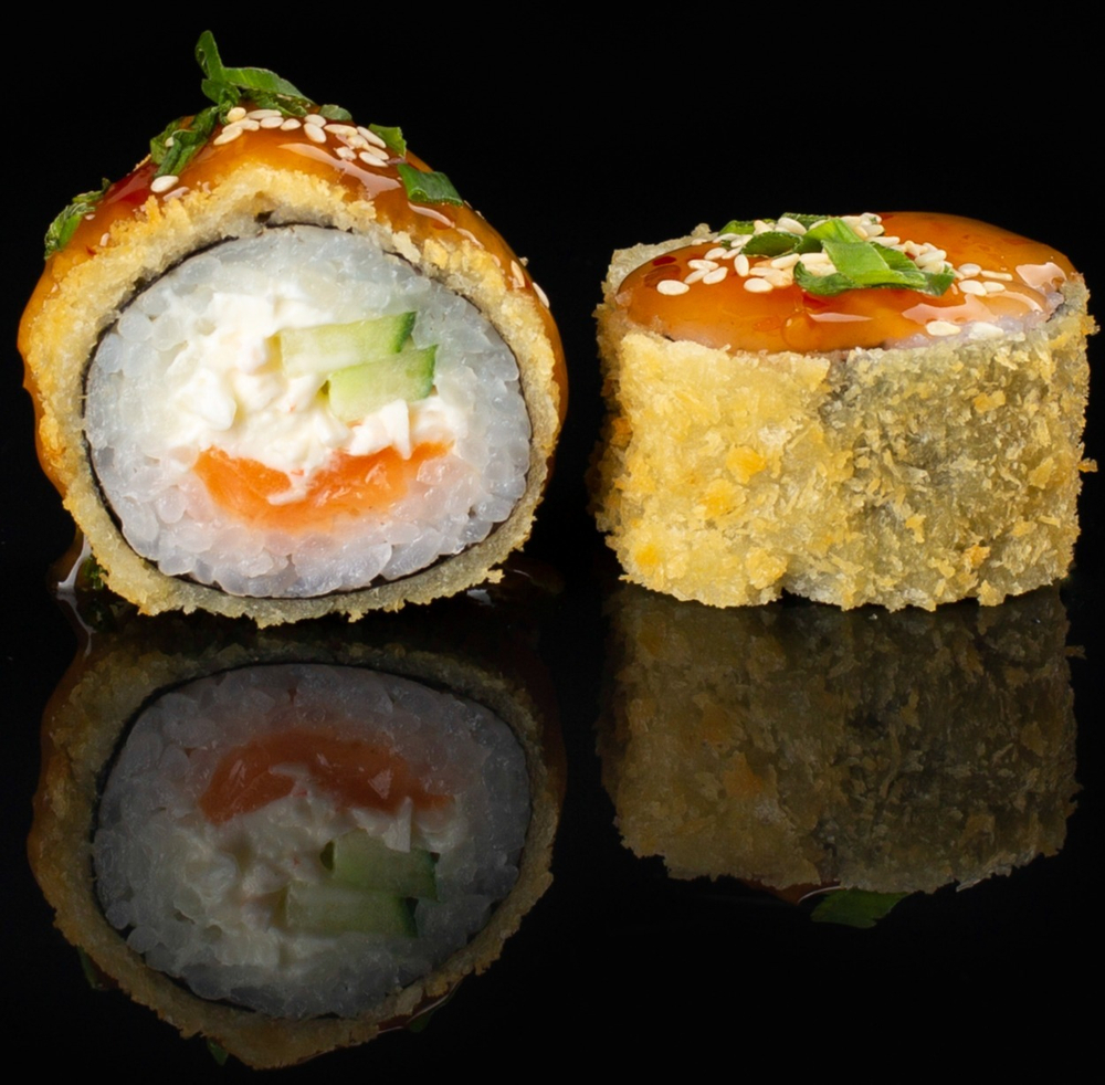 Ролл Темпурный с лососем и крабом 8 шт.🌶️