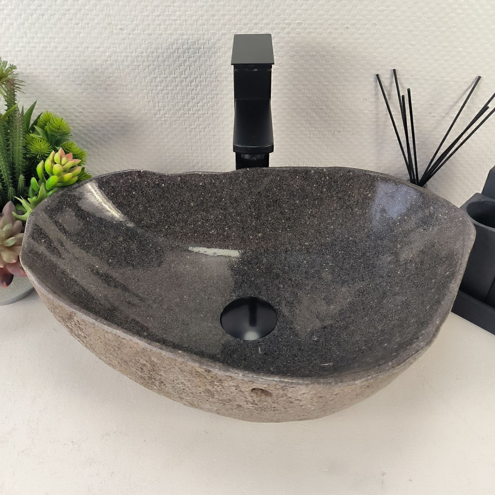 Раковина из речного камня RS-64987 48*34*15 0861
