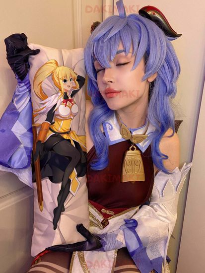 Мини дакимакура Лалатина Дастинесс Форд из Этот замечательный мир арт. M0170, 60х20 см