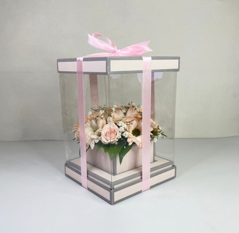 Роза и хризантема Бакарди в подарочной коробке Персик