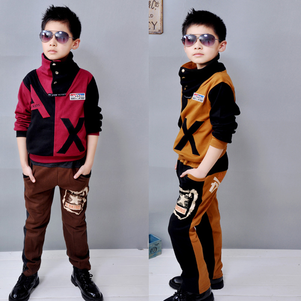 Костюм спортивный двухцветный с принтом букв