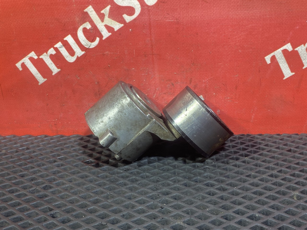 Ролик натяжитель приводного ремня