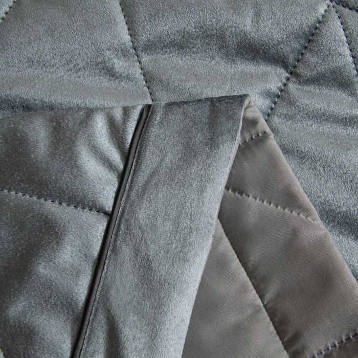 Велюровое покрывало в клетку и две наволочки OVL039