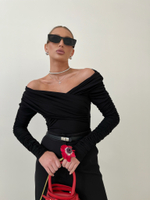 Боди со спущенными плечами