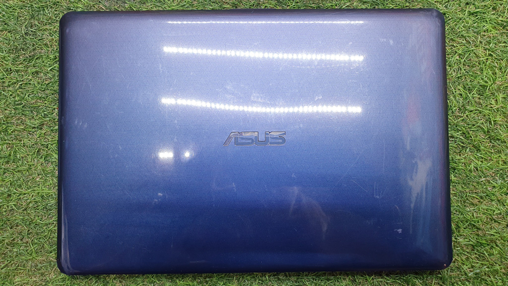 Ноутбук ASUS Celeron/4Gb