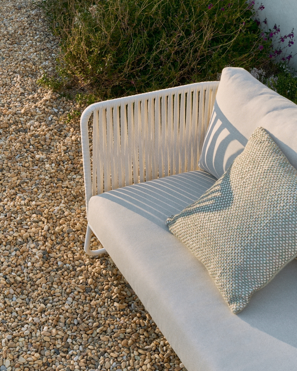 Уличный 3-местный диван Saconca из шнура и серой оцинкованной стали 189 см