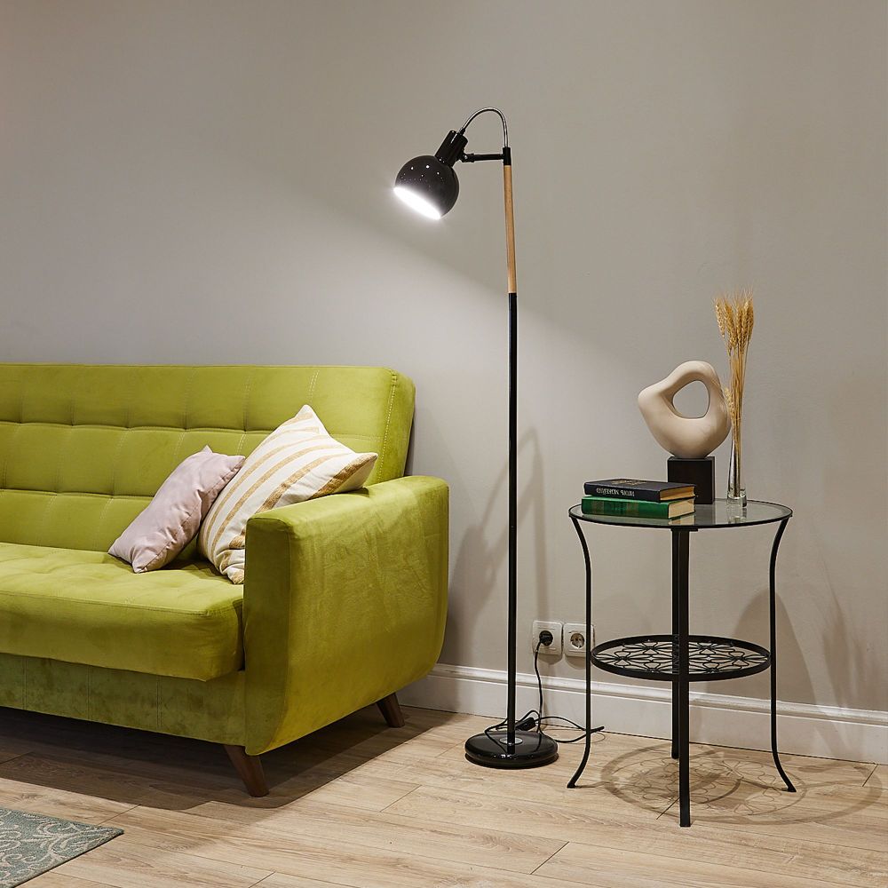 UML-T702 E14 BLACK Торшер напольный под лампу Е14. 60W. с регулировкой наклона. Механический выключатель. Черный. ТМ Uniel