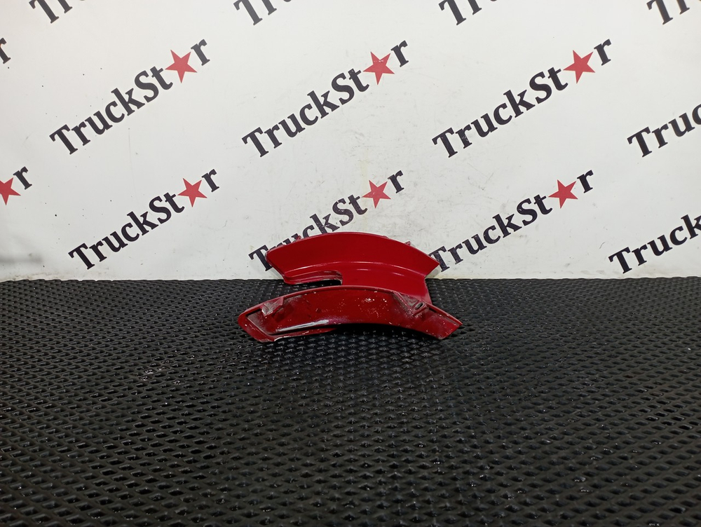 Накладка бампера правая