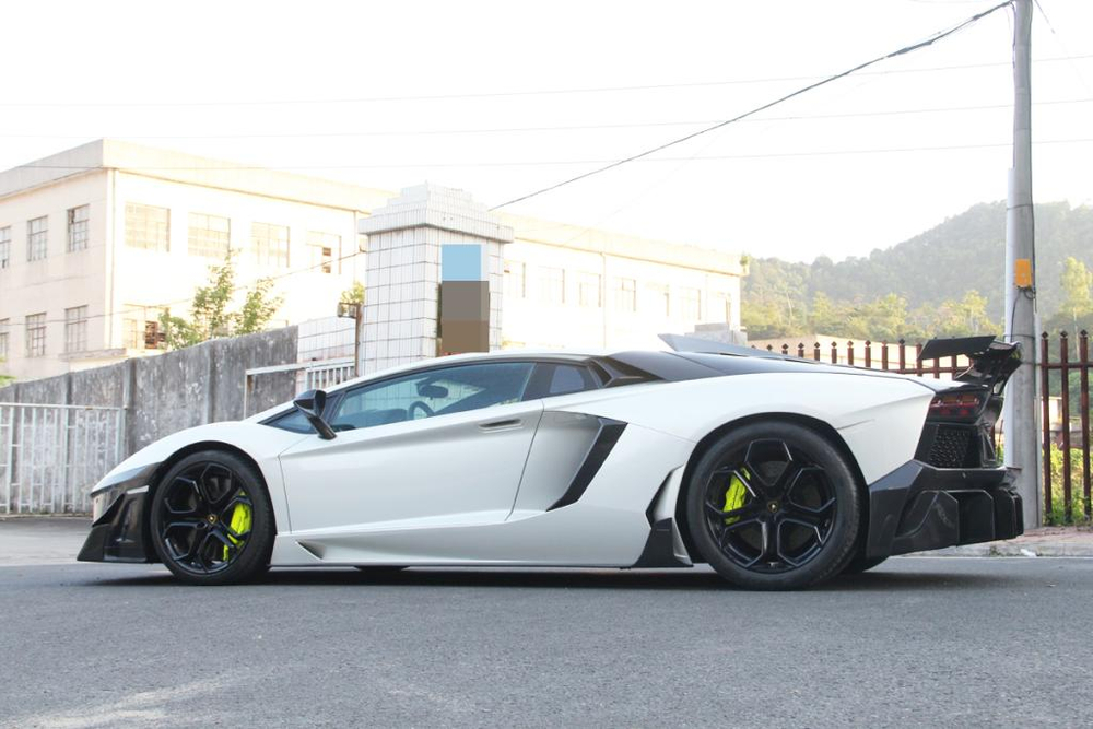 Карбоновые боковые юбки для LAMBORGHINI AVENTADOR LP700 Ламборгини