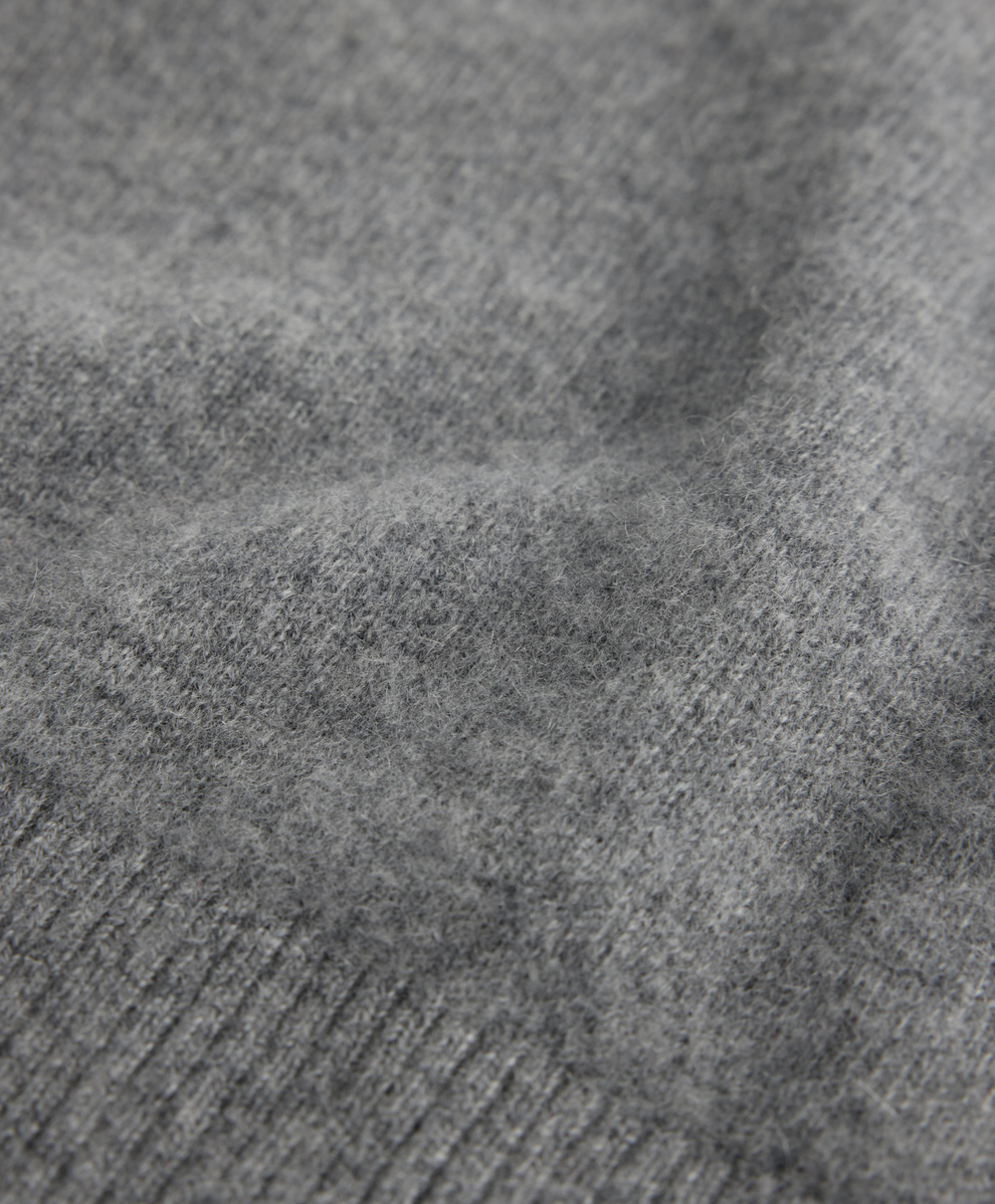 Oysho Джемпер с круглым вырезом из 100% кашемира, серый меланж