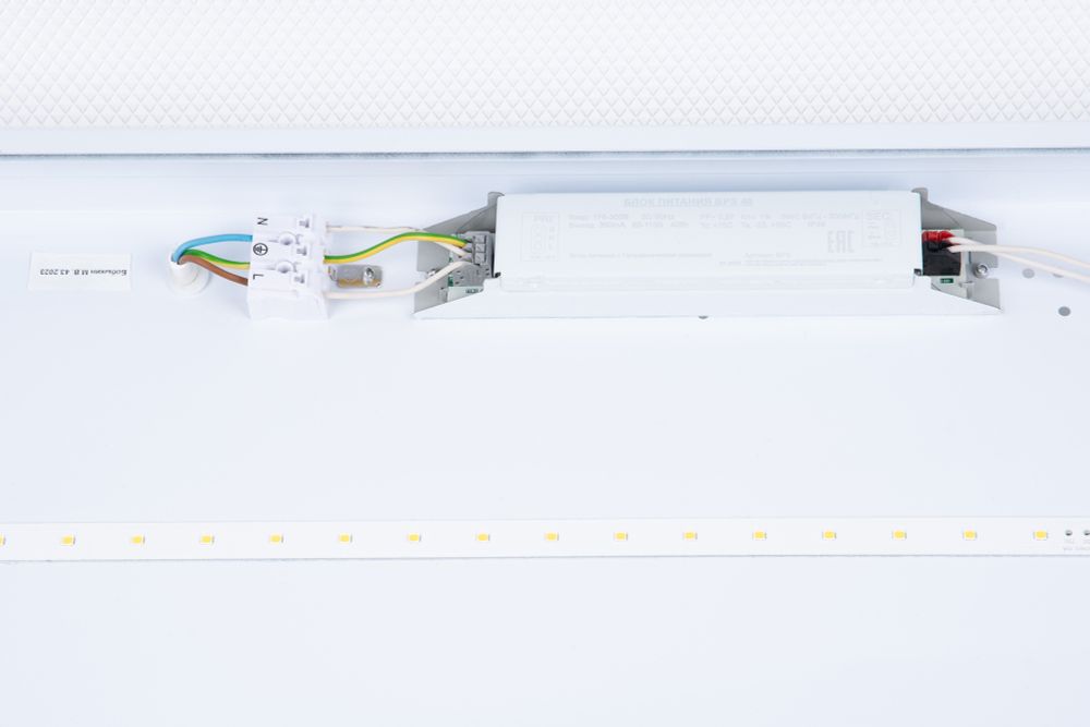 ULP-6060 54W-4000К IP40 PREMIUM WHITE Светильник светодиодный потолочный универсальный. Белый свет 4000K. 6600Лм. Корпус белый. В комплекте с и-п. ТМ Uniel.