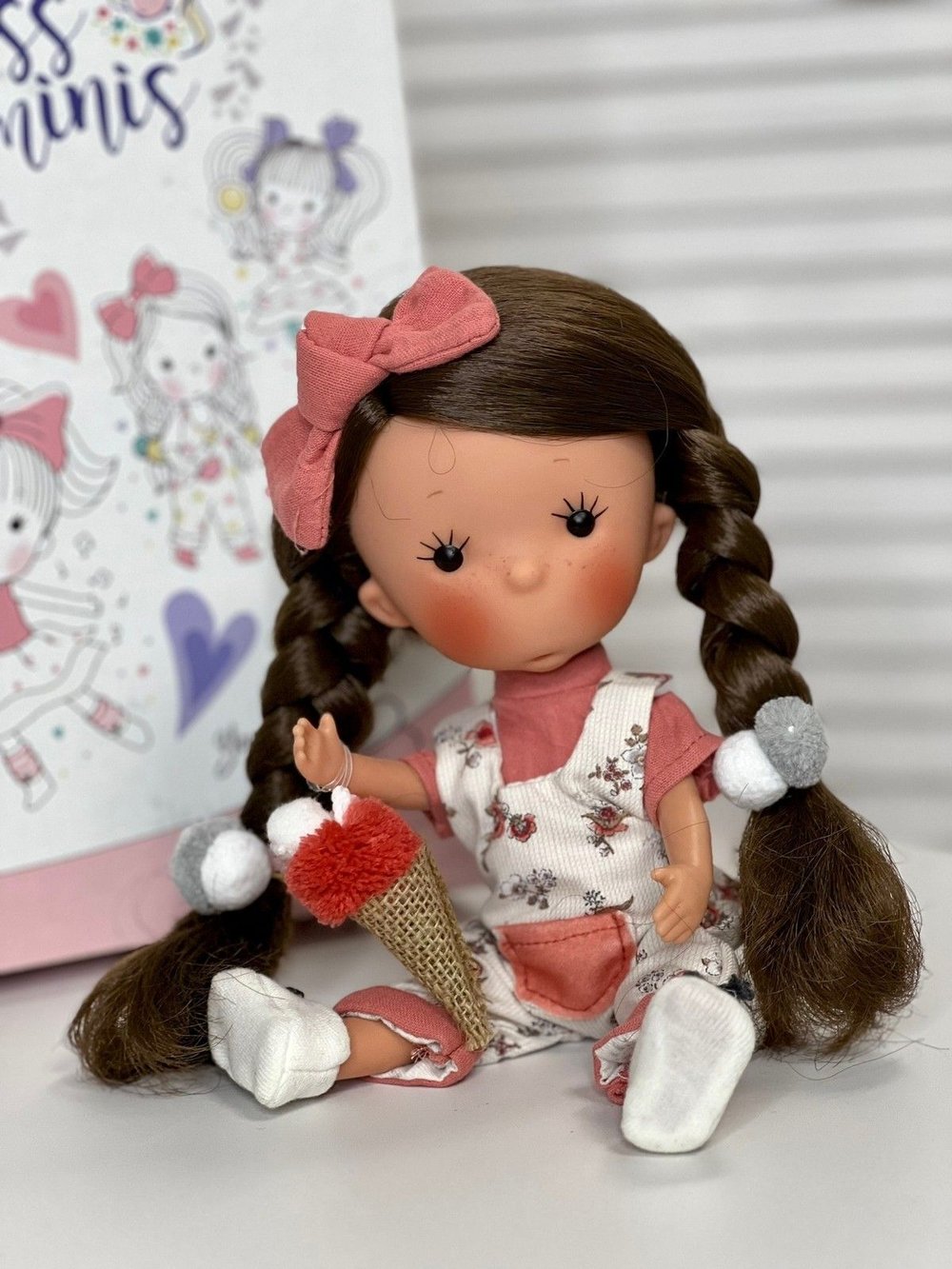 Кукла Llorens виниловая 26см Miss Bella (52601)