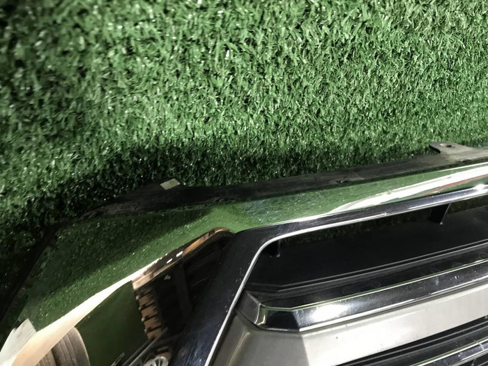 Решетка радиатора Toyota Land Cruiser 200 (2015-2021)