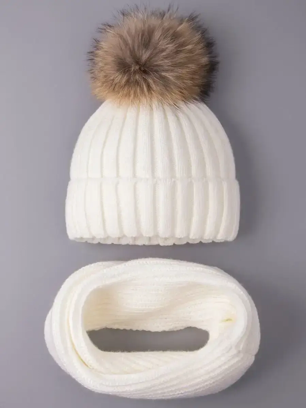 Шапка зимняя для девочки с помпоном и снуд