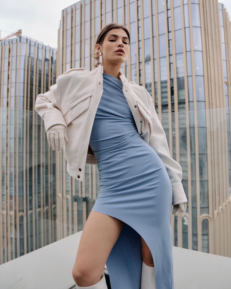 Бомбер из вельвета молочный