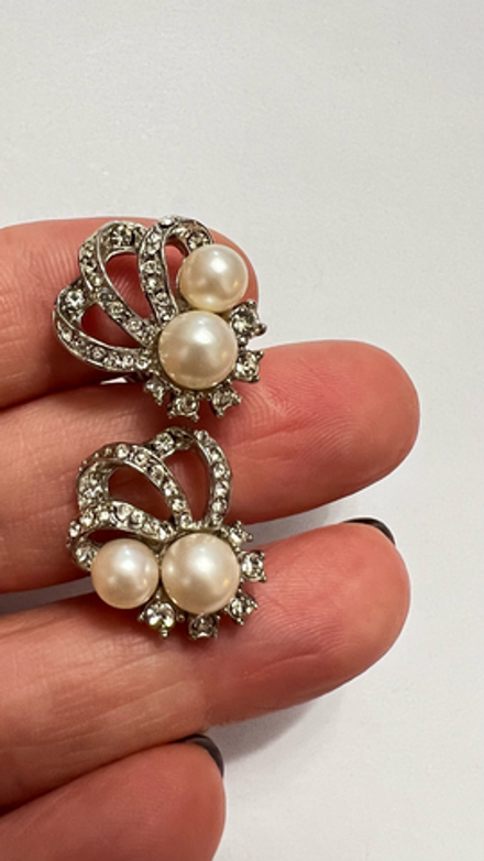 Клипсы с жемчужинами, серебряный тон