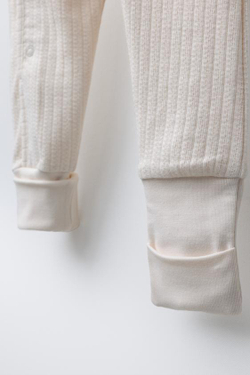 ZARA КОМБИНЕЗОН С РЕГУЛИРУЕМЫМИ ШТАНИНАМИ И V-ОБРАЗНЫМ ВЫРЕЗОМ, ЭКРЮ