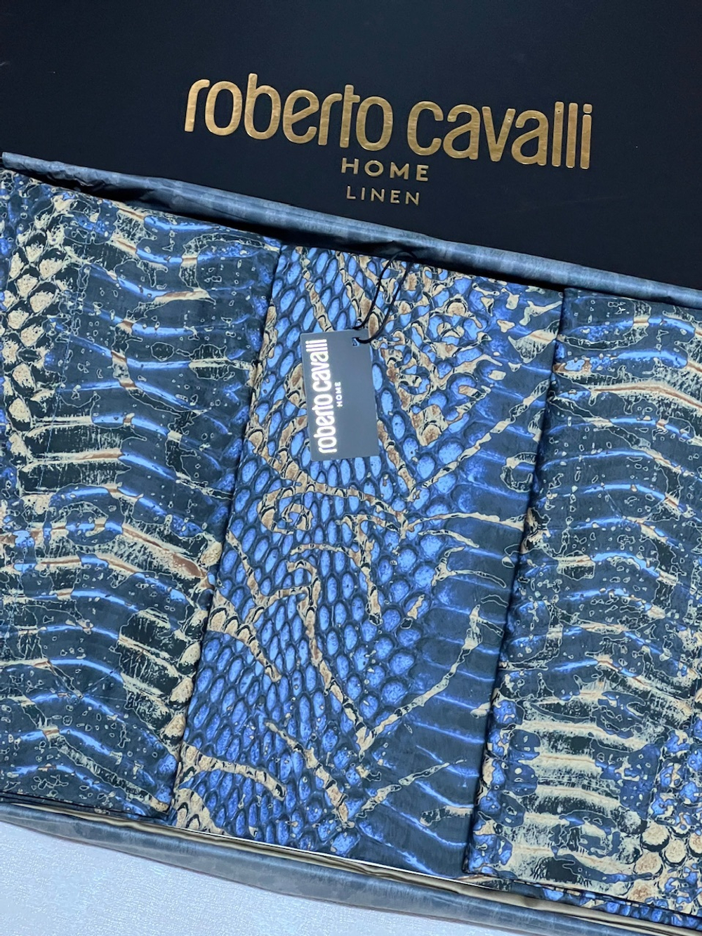 Постельное белье 2 спальное евро макси Roberto Cavalli Wild Damasco синее с золотом