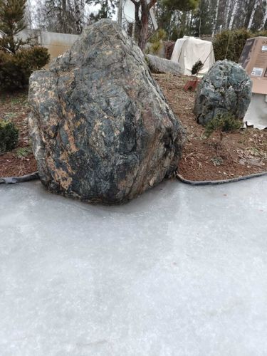 Глыба гранит Скальник /тонна