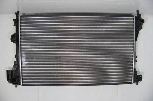 Радиатор охлаждения Opel Vectra C